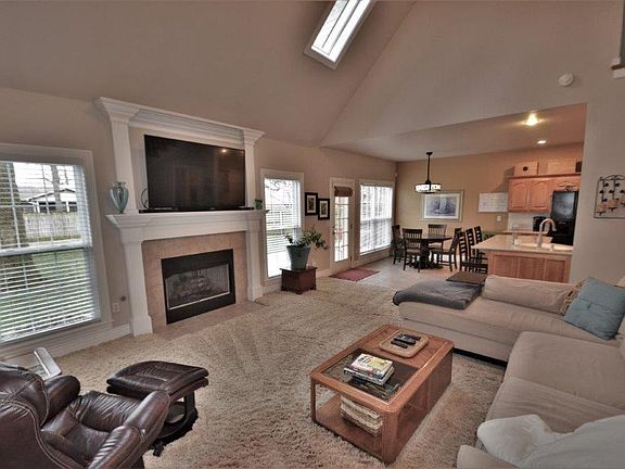 4th image of 3708 W Mockingbird Ln