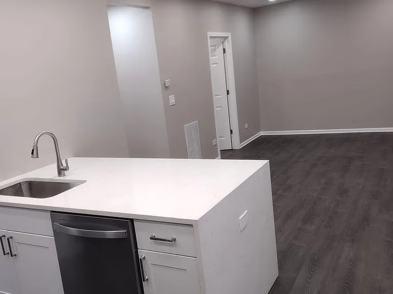 1838 S May St #1R — Photo 12
