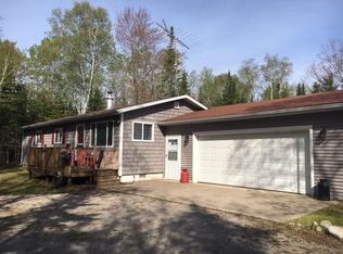17660 Sunaqua Dr, Presque Isle, MI 49777