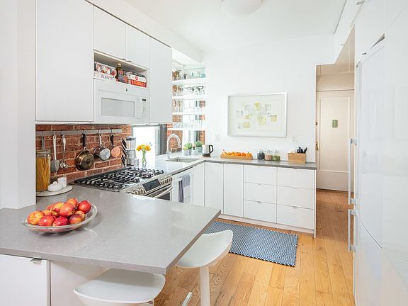 3rd image of 251 Pacific St APT 25