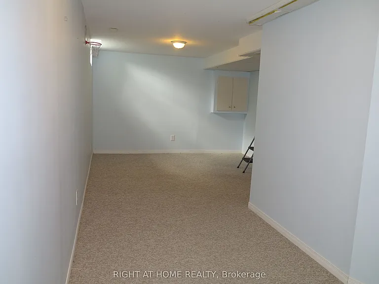 35 Moraine Cres — Photo 25