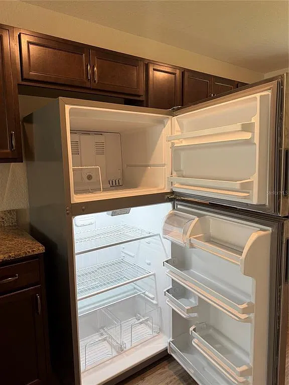 2 bed, 2.0 bath, 985 sqft, $1,200 — Photo 4