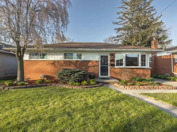 23513 Playview St, Saint Clair Shores, MI 48082