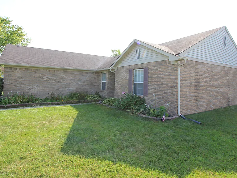 33 Morse Cir — Photo 3