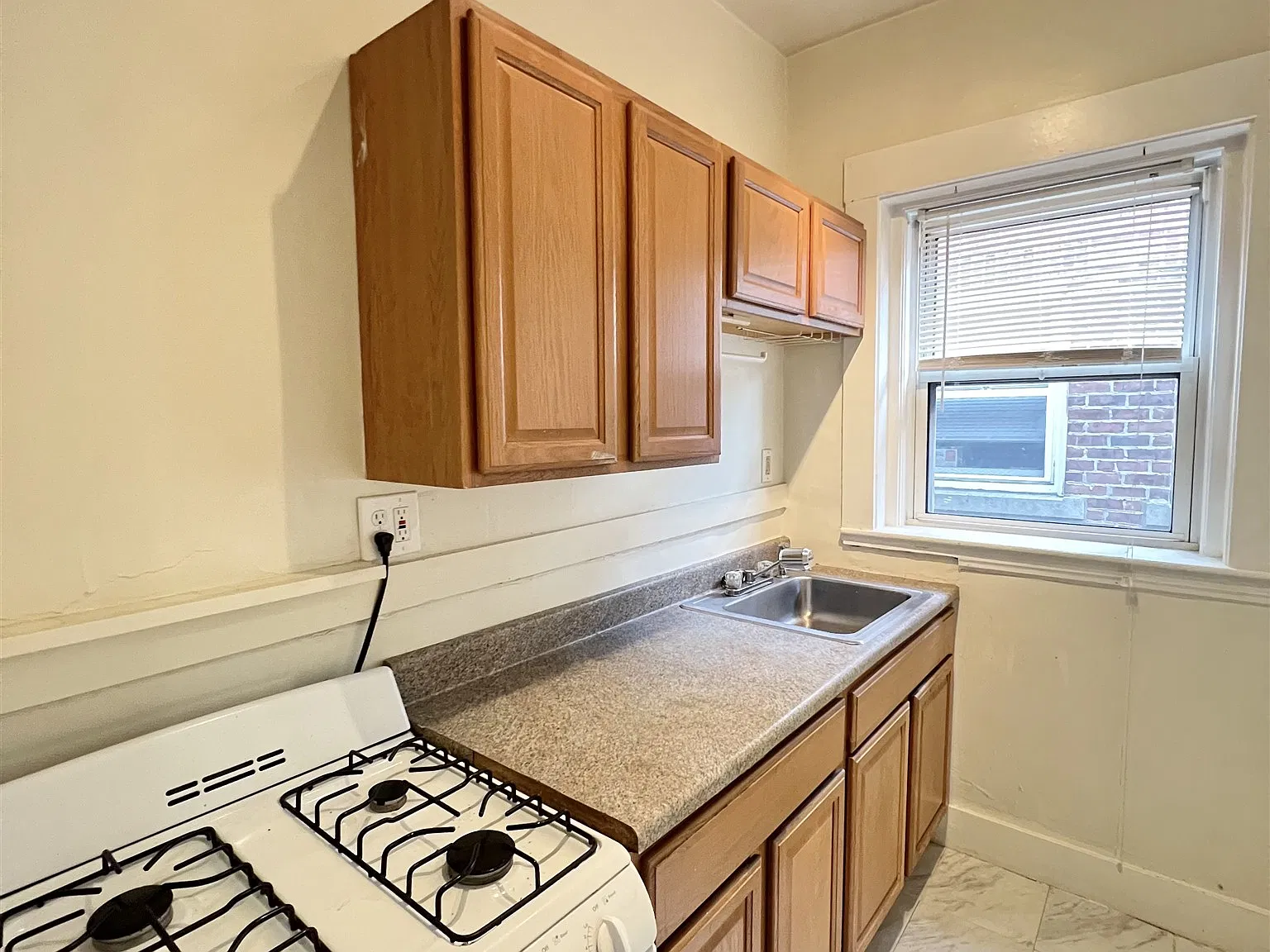 2 bed, 850 sqft, $2,850 — Photo 3