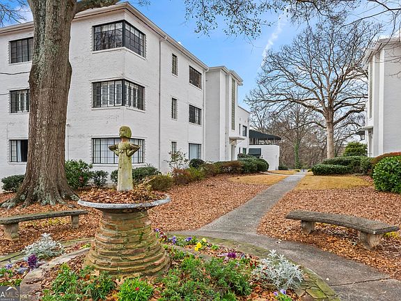 5th image of 1120 Briarcliff Rd NE APT 3