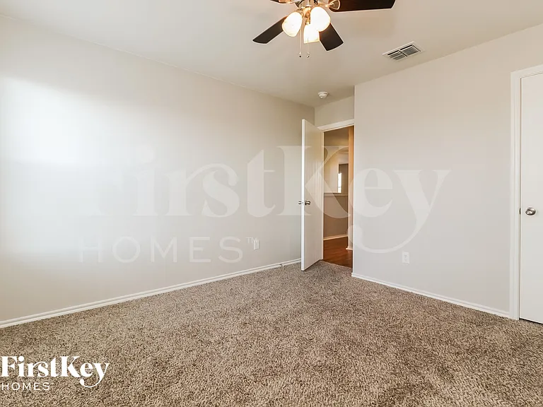 2809 Spencer Cir — Photo 12