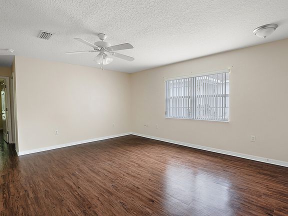 5th image of 538 Paulling Dr #1