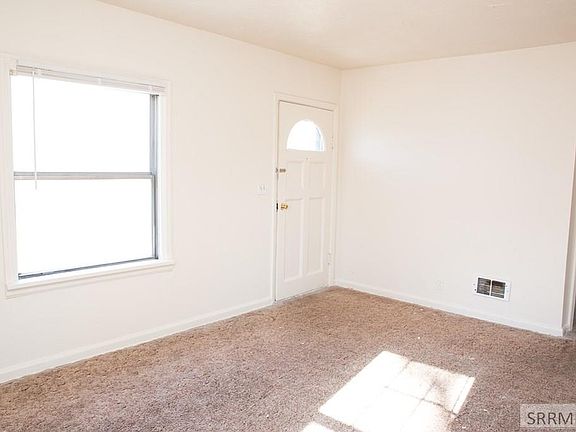 5th image of 1360 Sage Ave