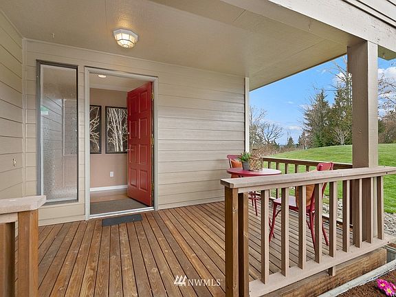 Entryway Huge Covered Deck 