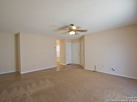4th image of 15535 Legend Springs Dr