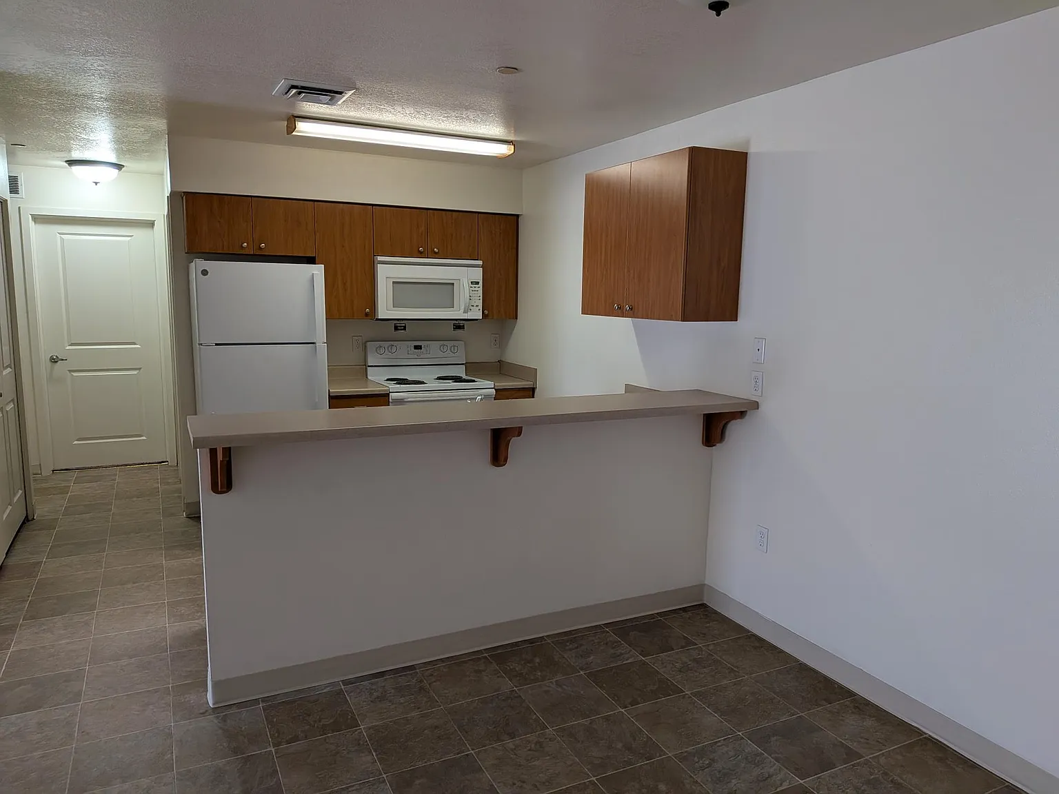 Summerhill Apartments — Photo 2