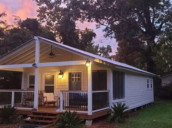 4879 Sam King Rd, Hollywood, SC 29449