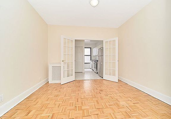 2nd image of 1631 2nd Ave APT 2S