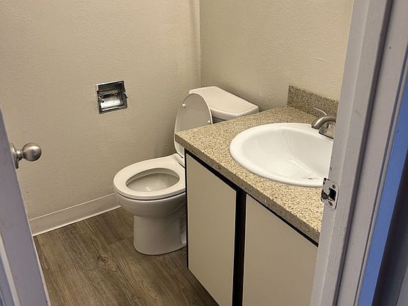 2nd image of 34003 1st Cir S APT A