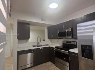 15711 SW 137th Ave APT 101, Miami, FL 33177