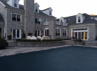 5151 Rockledge Dr, Clarence, NY 14031
