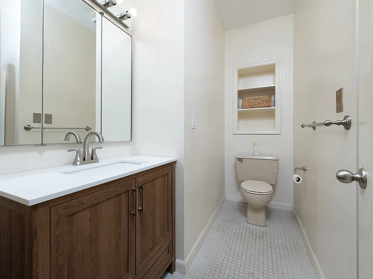 7 Bay State Rd #2C — Photo 24