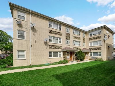 3111 N Nashville Ave APT 1E, Chicago, IL, 60634