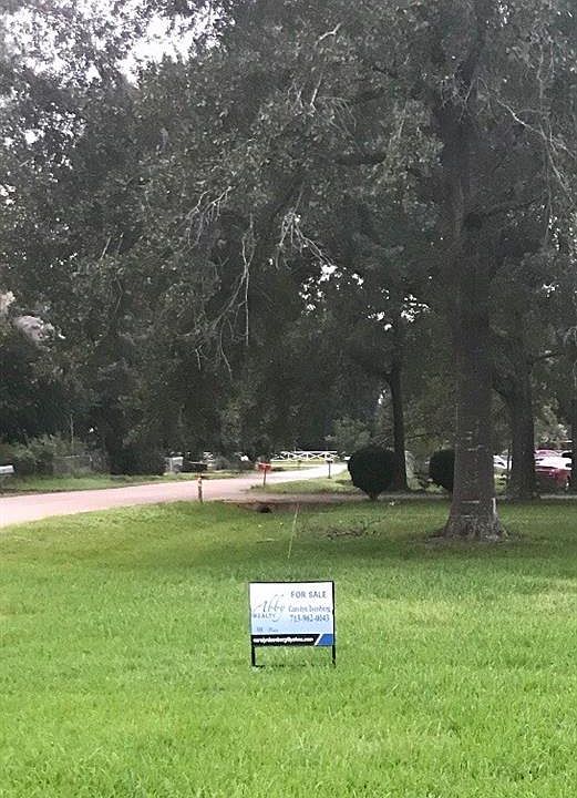 1st image of 402 Nola Ln