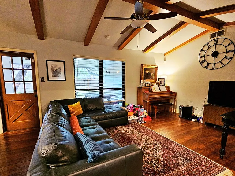 11414 Raindrop Dr — Photo 2