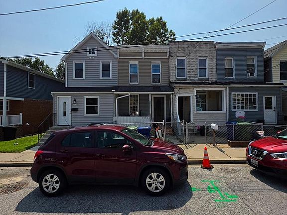 2nd image of 1950 Sponson St