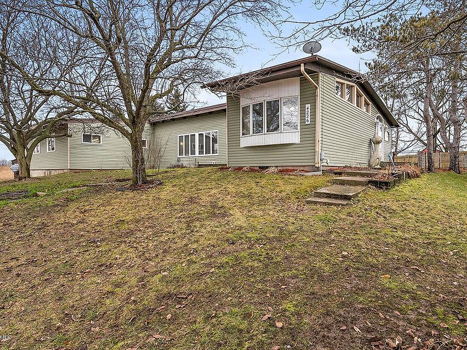 1st image of 4226 Kalamazoo Dr