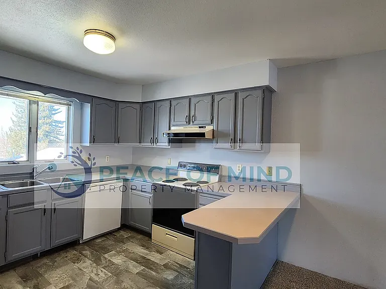 700 13th St S #6 — Photo 14