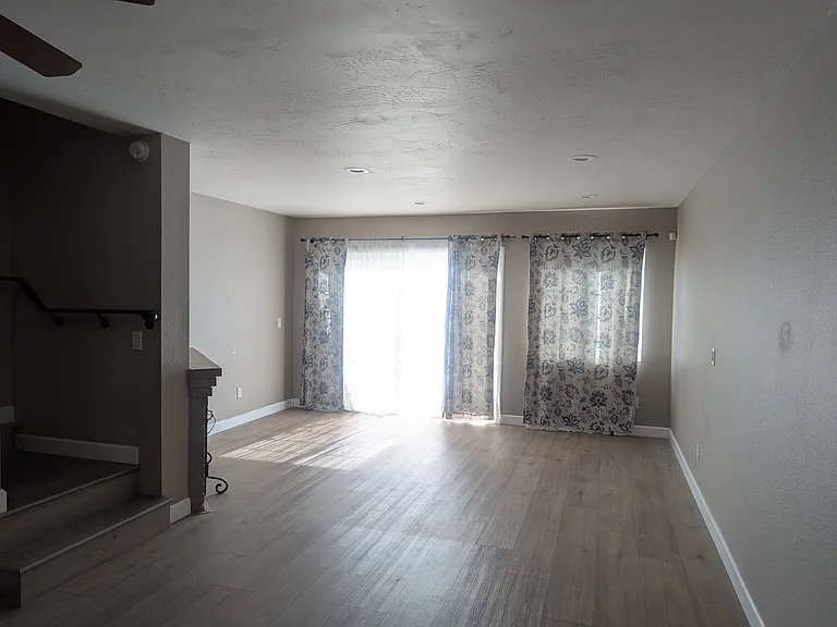 1465 E Lexington Ave #14D — Photo 2