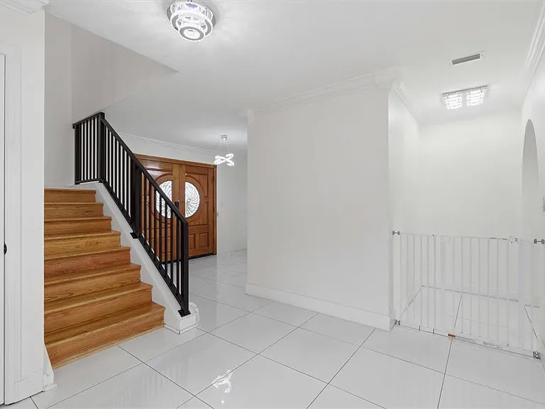 6611 N Hale Ave — Photo 7
