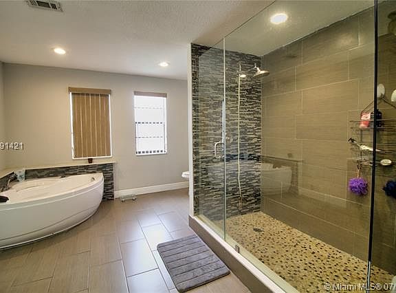 4th image of 8064 NW 72nd St