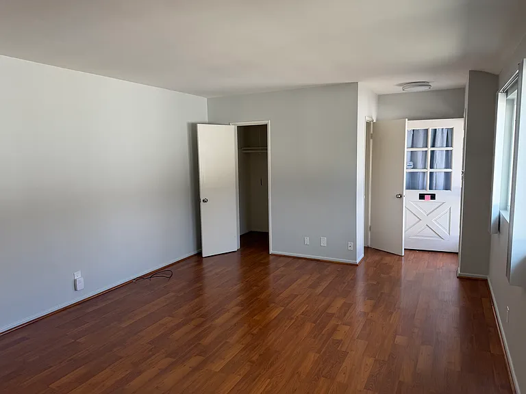 14606 Magnolia Blvd #1 — Photo 3