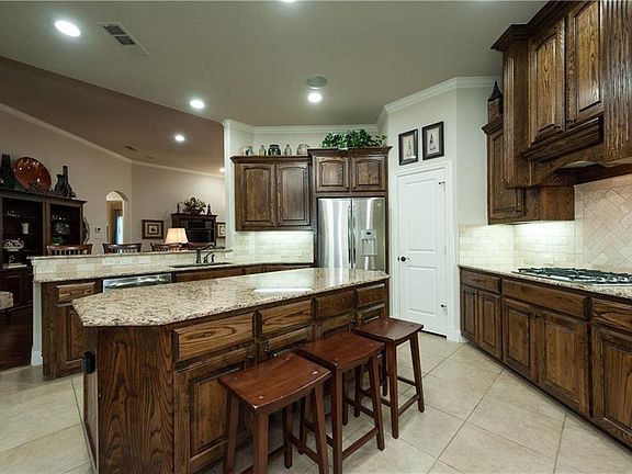 5th image of 2802 Millington Dr