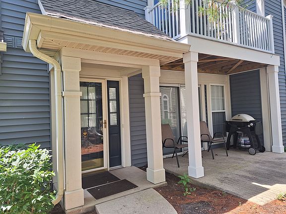 4th image of 1045 Talbots Ln