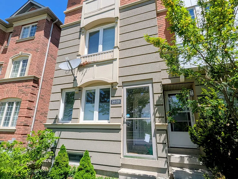 2628 Bur Oak Ave — Photo 2