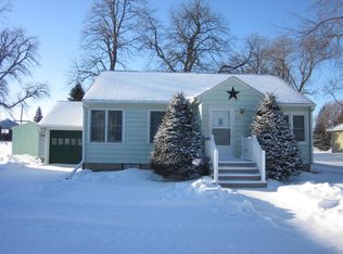 211 Avenue B W, Lake Park, IA 51347