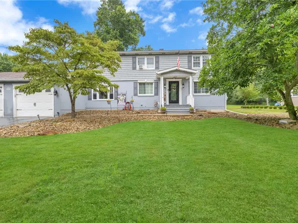1310 Edgewood Rd, Beaver Falls, PA 15010