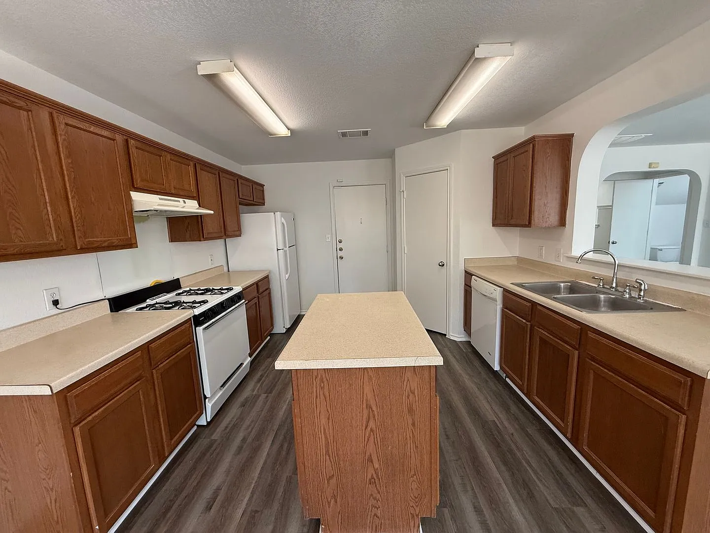 3311 Etheredge Dr 78725 | 3 Bed 2 .5 Baths 1 Car garage $1900 — Photo 4