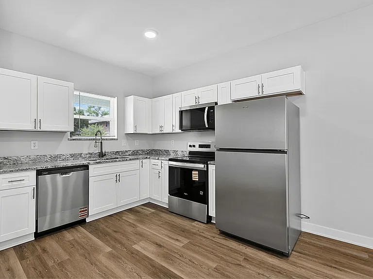 3947 Rookwood Ave #A — Photo 9