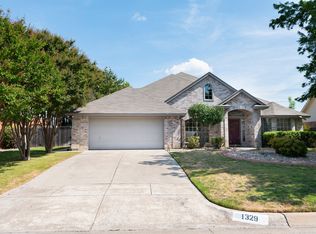 1329 Trinity Dr, Benbrook, TX 76126