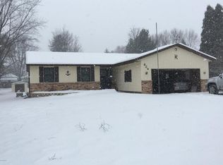 824 E Lincoln St, Whitehall, MI 49461