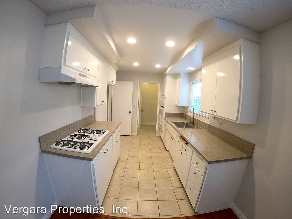 1st image of 18006 Manhattan Pl