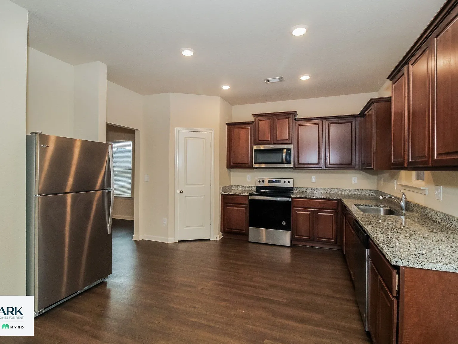 3 bed, 2.0 bath, 1648 sqft, $1,875 — Photo 3