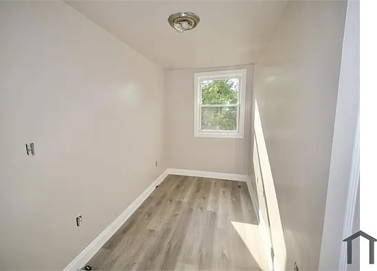 5 bed, $5,000 — Photo 3