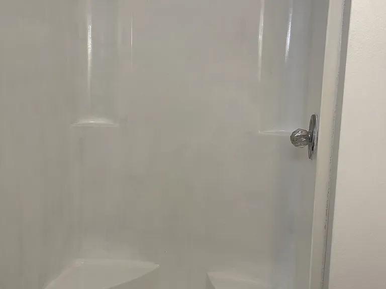Master room bathtub