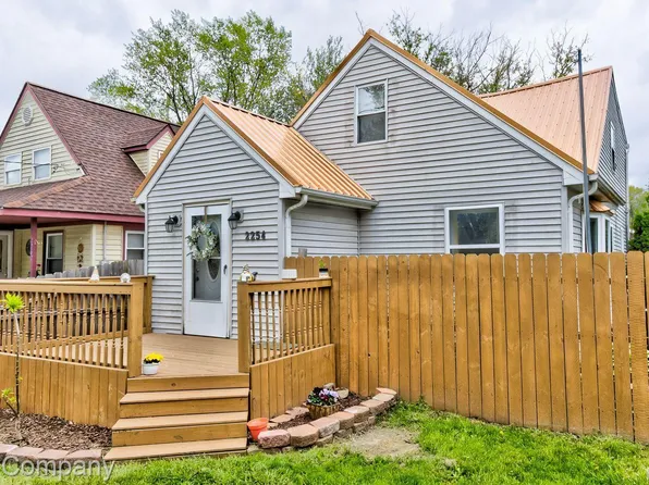 2254 E Boatfield Ave, Burton, MI 48529