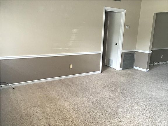 2nd image of 3415 Leslie Dr