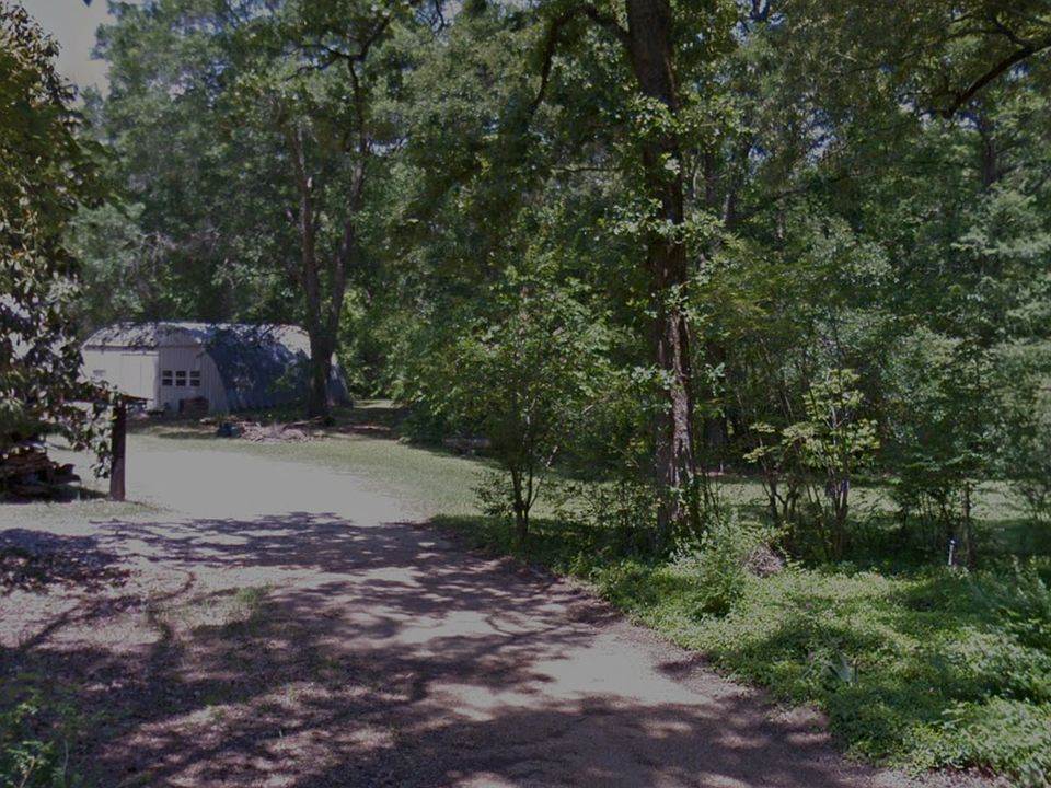 2nd image of 584 Highway 463