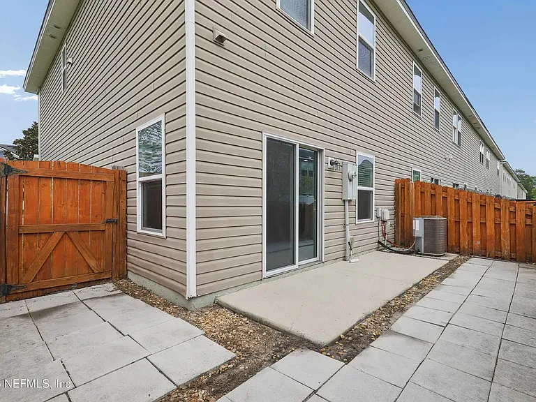 149 Moultrie Village Ln — Photo 4