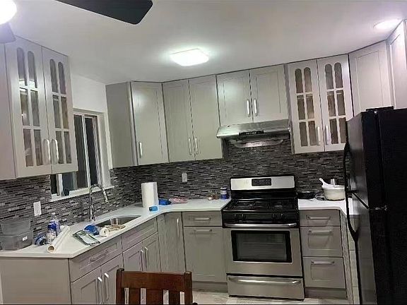3rd image of 82 Church Ave